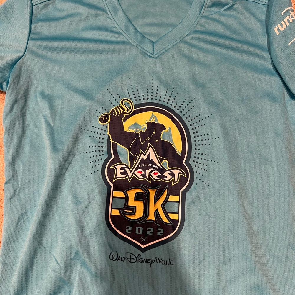 runDisney Race Tech Expedition Everest 5k 2022 Size S